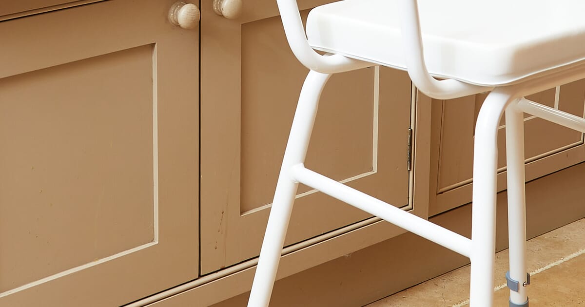 Perching stool for hotsell cooking
