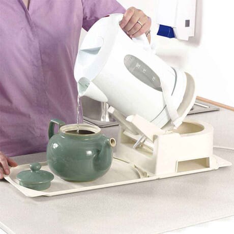 Small cordless kettle for hot sale elderly