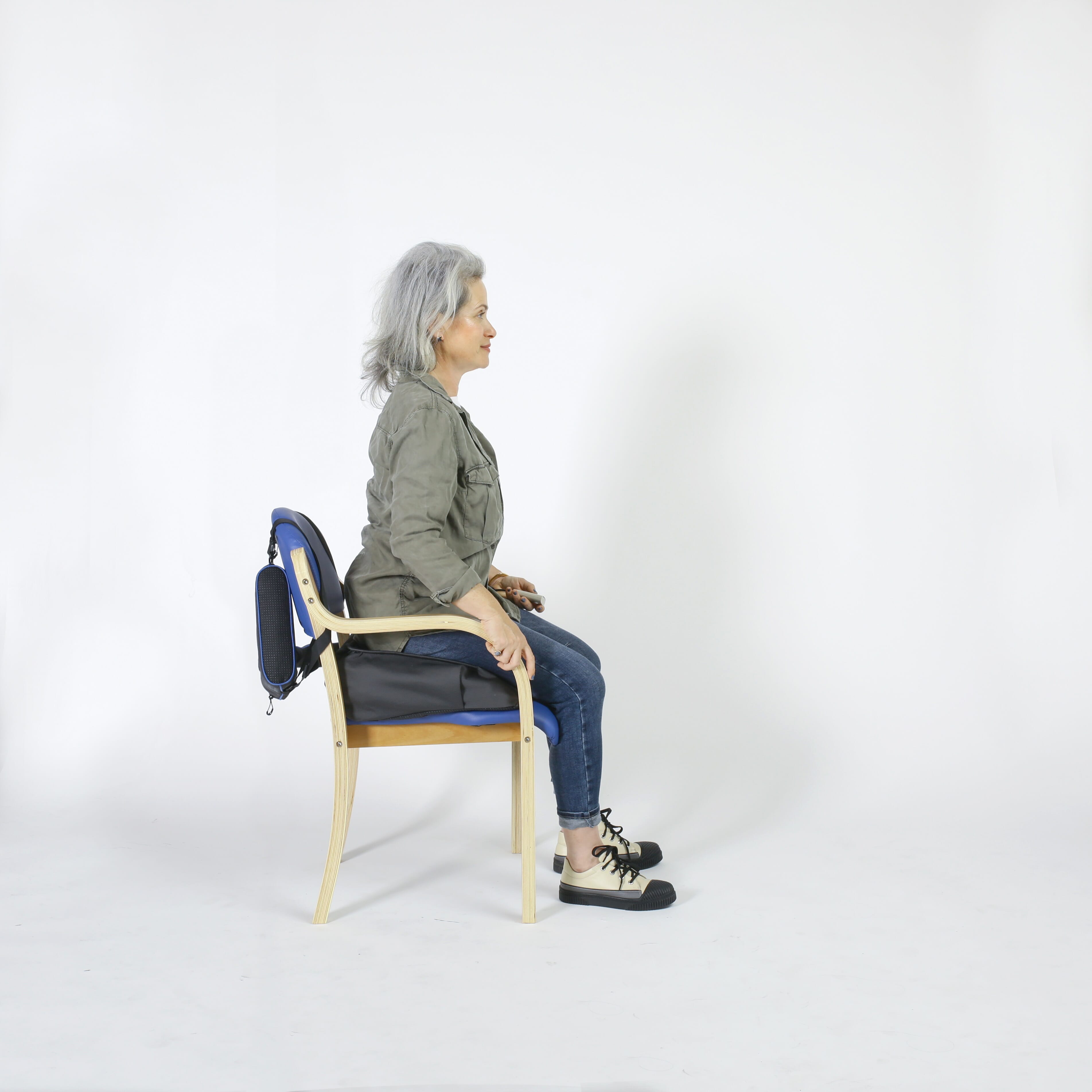 Sitting chair for discount elderly