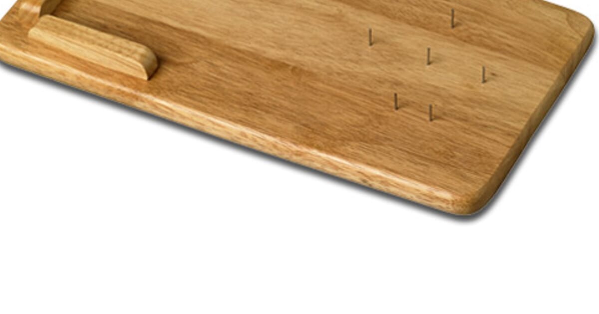 Derby Bread Board with Spikes - Complete Care Shop